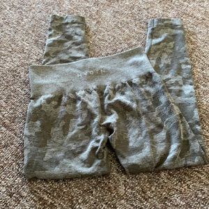 NVGTN Khaki Camo Seamless Leggings